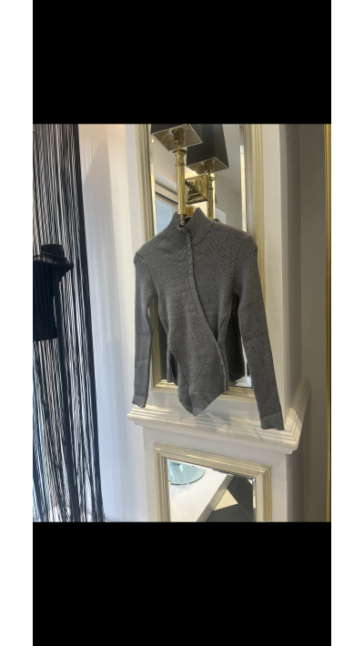 Gri Düğme Detay Bluz