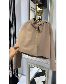 Fiyonk Yaka Krem Mont