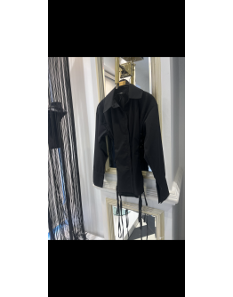 Kuşgözü Bağcık Detay Siyah Bluz